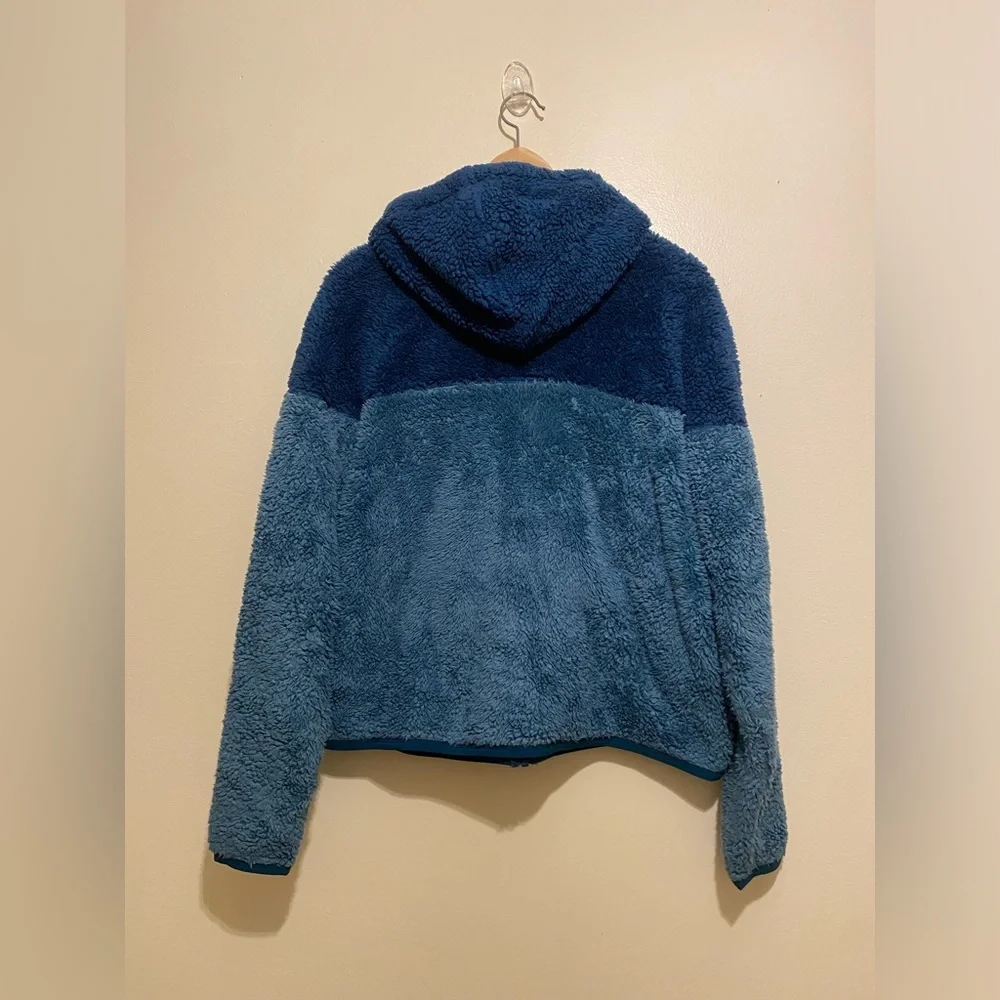 Nike WOMEN'S Sportswear Windrunner SHERPA Turquoise Teal SIZE M